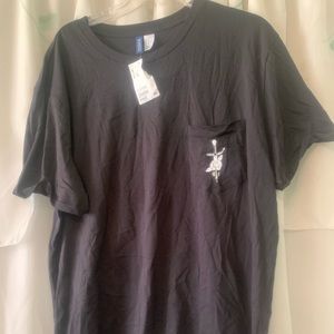 NWT Divided tee shirt